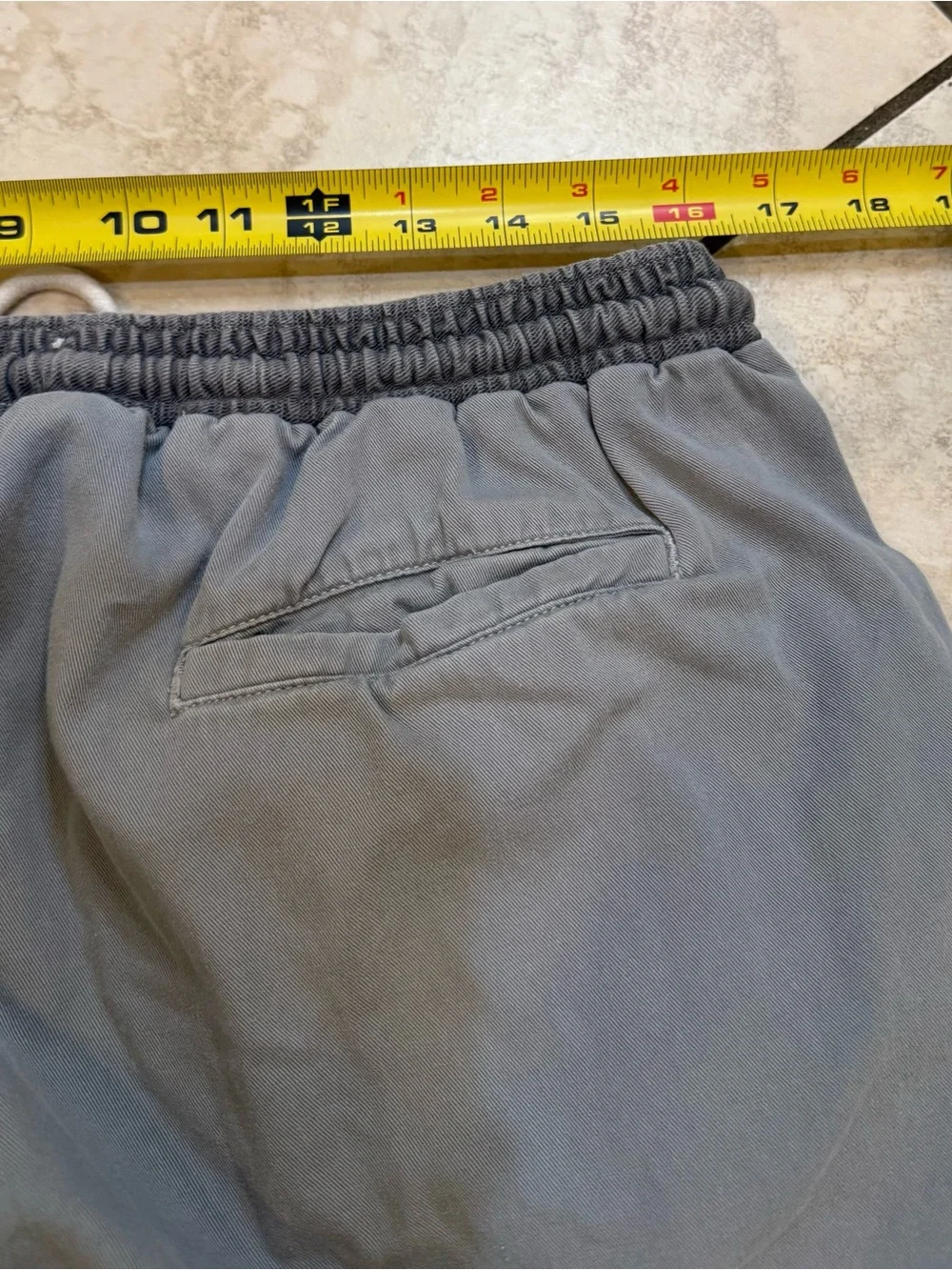 Vestige men's shorts, muted grey, elastic waistband, white drawstring Sz XXL